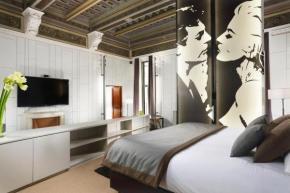 Отель Piazza Del Gesu' Luxury Suites  Рим